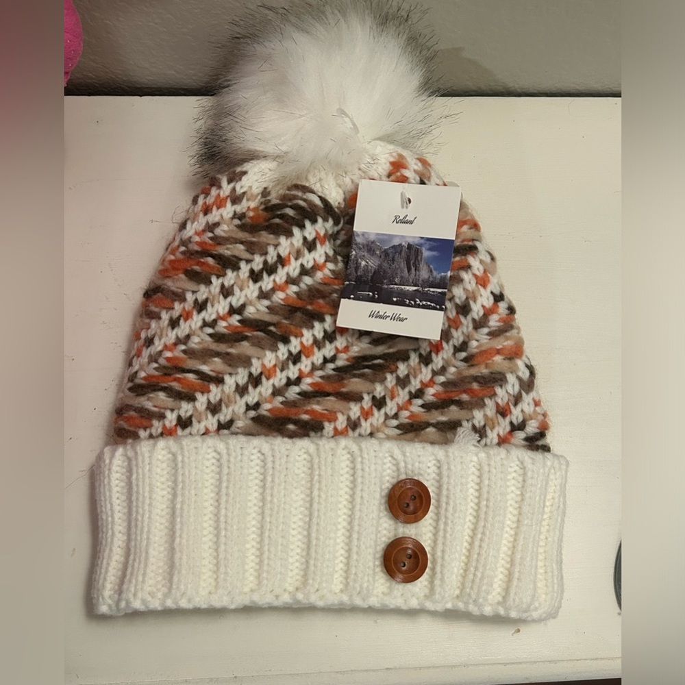 Winter wear Beanie hat fall colors pompom top and insulated inside NWT